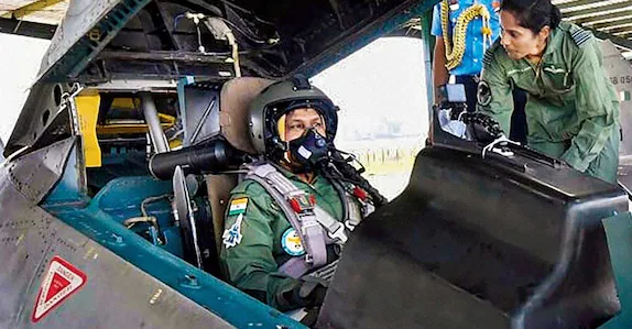 റഫാൽ യുദ്ധവിമാനത്തിൽ രാജ്യത്തിന്റെ സർവസൈന്യാധിപ; രാഷ്ട്രപതി ദ്രൗപദി മുർമു നാളെ പറക്കും