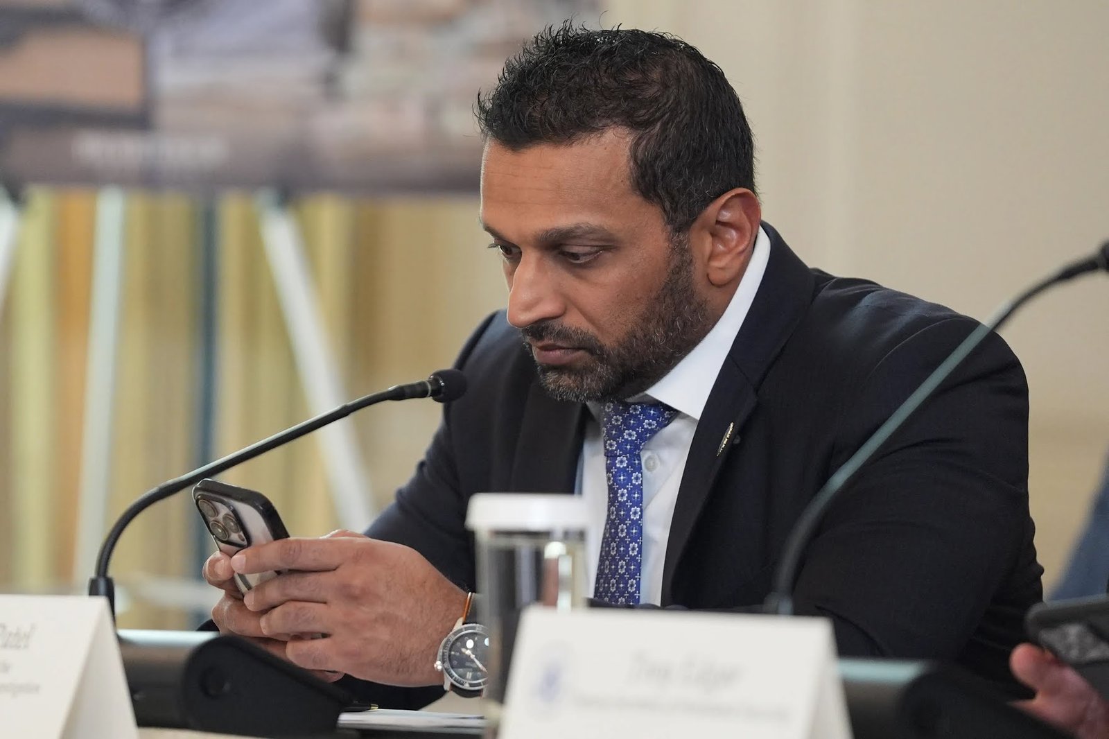 ‘കാമുകിക്കായി’ $60 മില്യൺ എഫ്ബിഐ ജെറ്റ്; സർക്കാർ വിമാനം ദുരുപയോഗം ചെയ്തു, കാഷ് പട്ടേലിന് എതിരെ കടുത്ത വിമർശനം