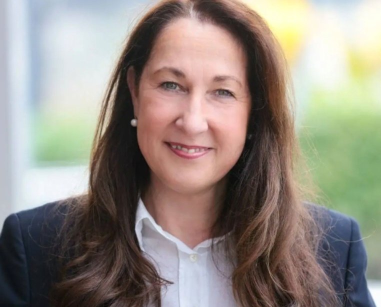 ജർമനിയിൽ വനിതാ മേയറെ ഗുരുതരമായി കുത്തി പരിക്കേൽപ്പിച്ചു