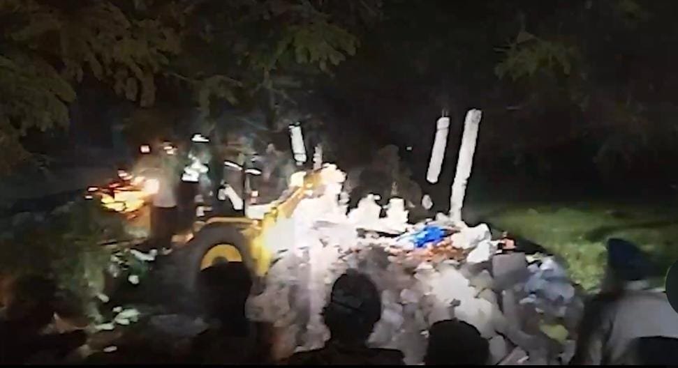 അയോദ്ധ്യയിൽ ഉഗ്ര സ്ഫോടനം വീട് തകർന്നു അഞ്ചോളം പേർ കൊല്ലപ്പെട്ടു