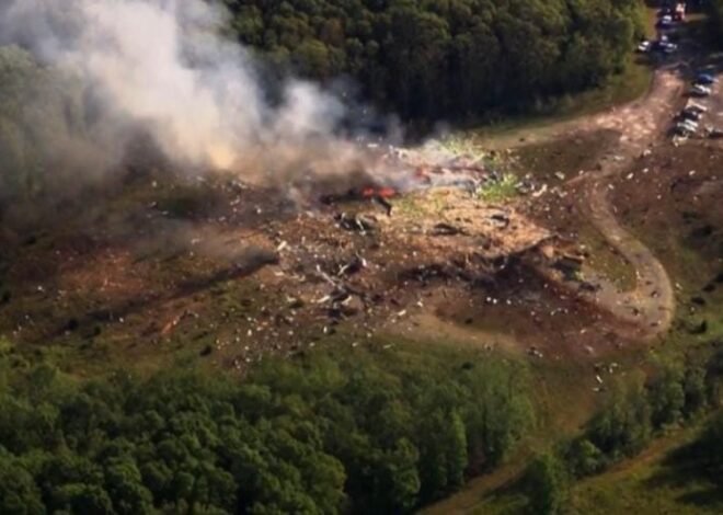 അമേരിക്കയിലെ ടെന്നസിയിലെ ആയുധ നിർമ്മാണ ഫാക്ടറിയിൽ ഉണ്ടായ പൊട്ടിത്തെറിയിൽ 19 പേർ മരിച്ചതായി കണക്കാക്കുന്നു.