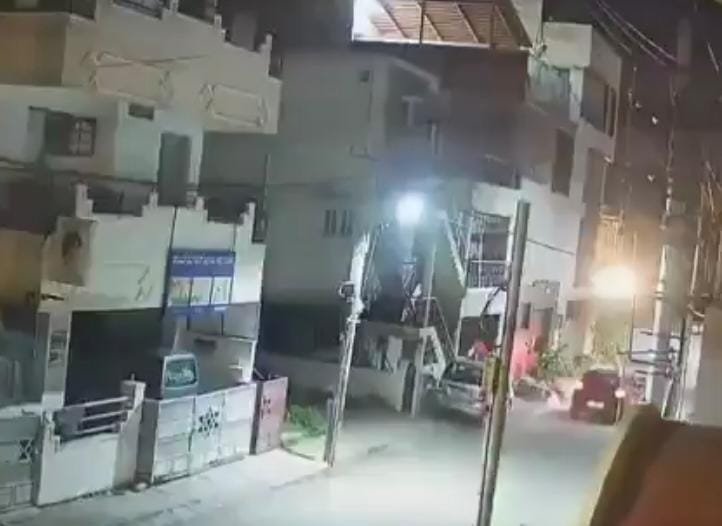 ബംഗളുരുവിൽ മലയാളി ദമ്പതികൾ ഫുഡ്‌ ഡെലിവറി ചെയ്യുന്ന യുവാവിനെ കാറിൽ പിന്തുടർന്ന് ഇടിച്ച് കൊലപ്പെടുത്തി