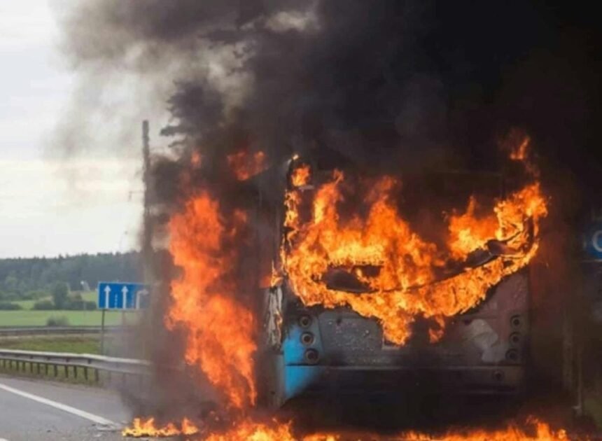 സൗദി അറേബ്യയിൽ ബസ് അപകടത്തിൽ ഹൈദരാബാദിൽ നിന്നുള്ള 42 ഉംറ തീർഥാടകർ കൊല്ലപ്പെട്ടു