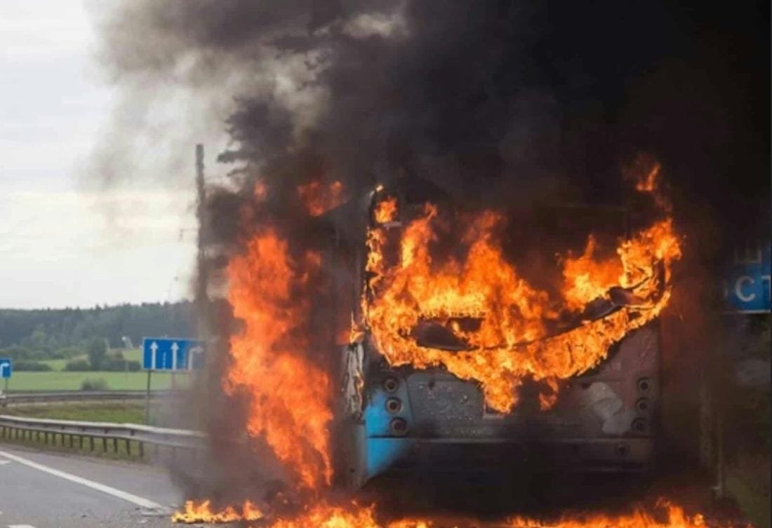 സൗദി അറേബ്യയിൽ ബസ് അപകടത്തിൽ ഹൈദരാബാദിൽ നിന്നുള്ള 42 ഉംറ തീർഥാടകർ കൊല്ലപ്പെട്ടു