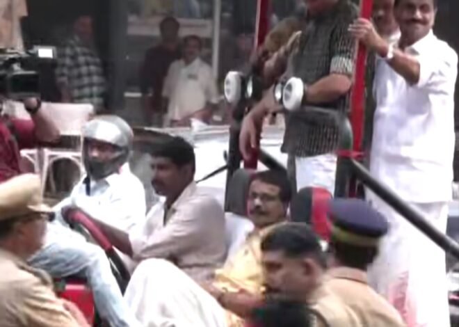 പൊതുമരാമത്ത് വകുപ്പ് മന്ത്രി മുഹമ്മദ്‌ റിയാസ് നെതിരെ നഴ്സ് മാരുടെ കൂവൽ പ്രതിഷേധം .