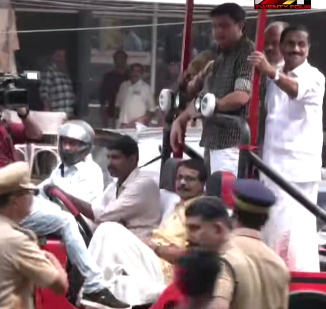 പൊതുമരാമത്ത് വകുപ്പ് മന്ത്രി മുഹമ്മദ്‌ റിയാസ് നെതിരെ നഴ്സ് മാരുടെ കൂവൽ പ്രതിഷേധം .