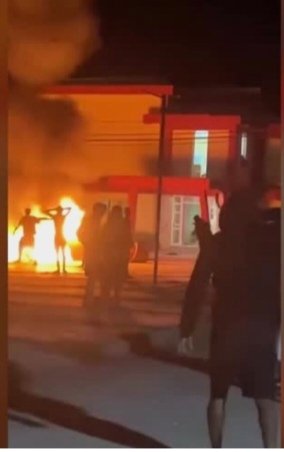 വൈദ്യുതി മുടക്കം സാമ്പത്തിക പ്രതിസന്ധിയും കാരണം ക്യൂബയിൽ പ്രതിഷേധം മൊറോൻ നഗരത്തിലെ കമ്മ്യൂണിസ്റ്റ് പാർട്ടി ഓഫീസ് ആക്രമിച്ചു